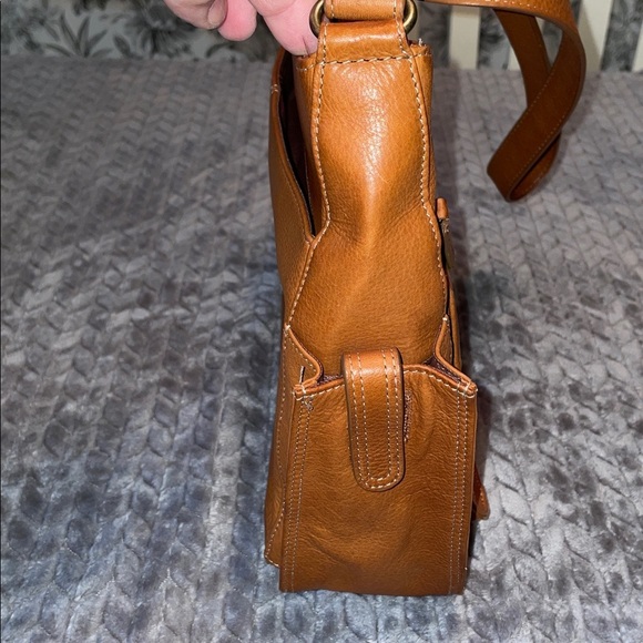 Fossill Vintage Brown Pebbled Leather Shoulder Bag.  Multiple compartments. - Picture 4 of 16